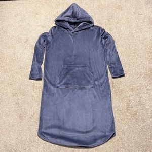 32 DEGREES HEAT Size S/M Purple Sleepwear Long Hoodie with Front Pocket